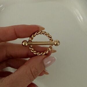 & Other Stories Gold-Tone Rope Circle Brooch / Pin